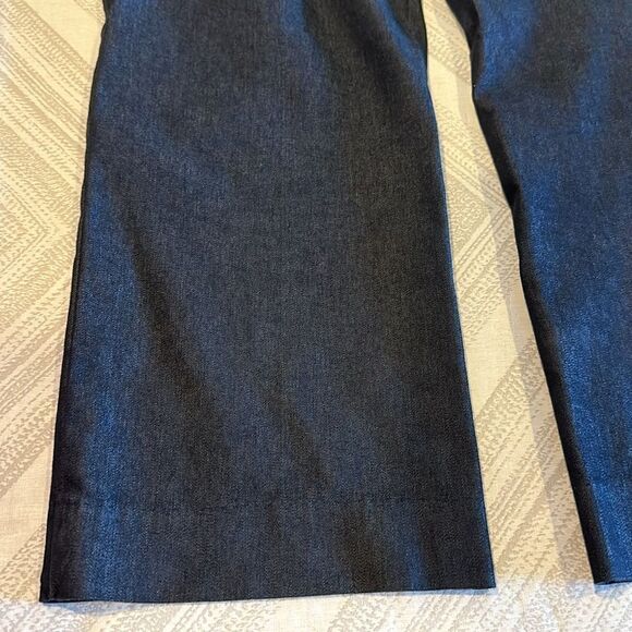GAP Women’s Dark Wash Side Zipper Cropped Pants - Picture 8 of 8